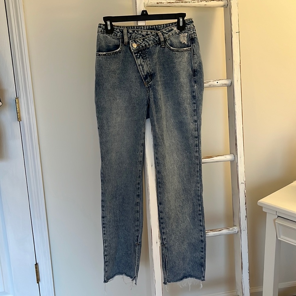 cross button jeans